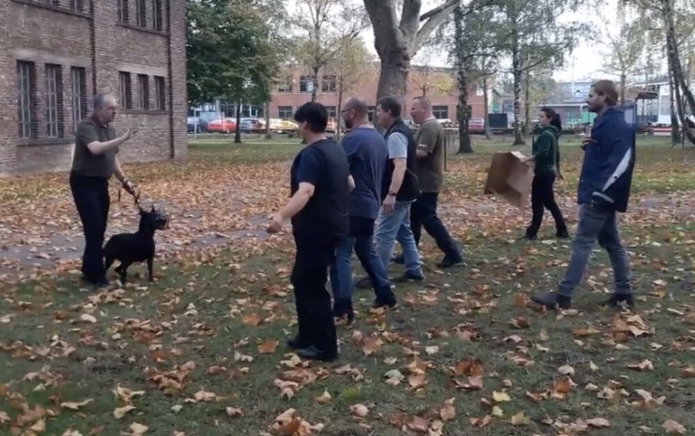 K9 deployment training: handling crowd situations